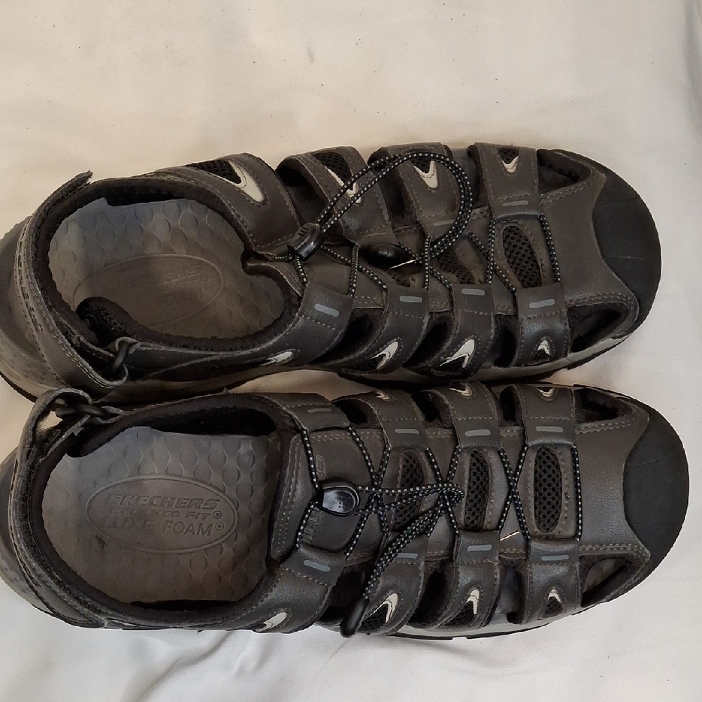 Skechers Men's Dark Gray Fisherman Sandals. Size 12. Very Good Condition.